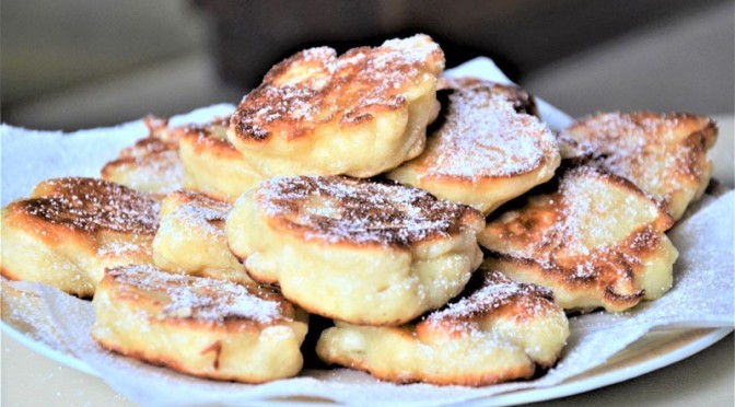 Racuszki drożdżowe z jabłkami